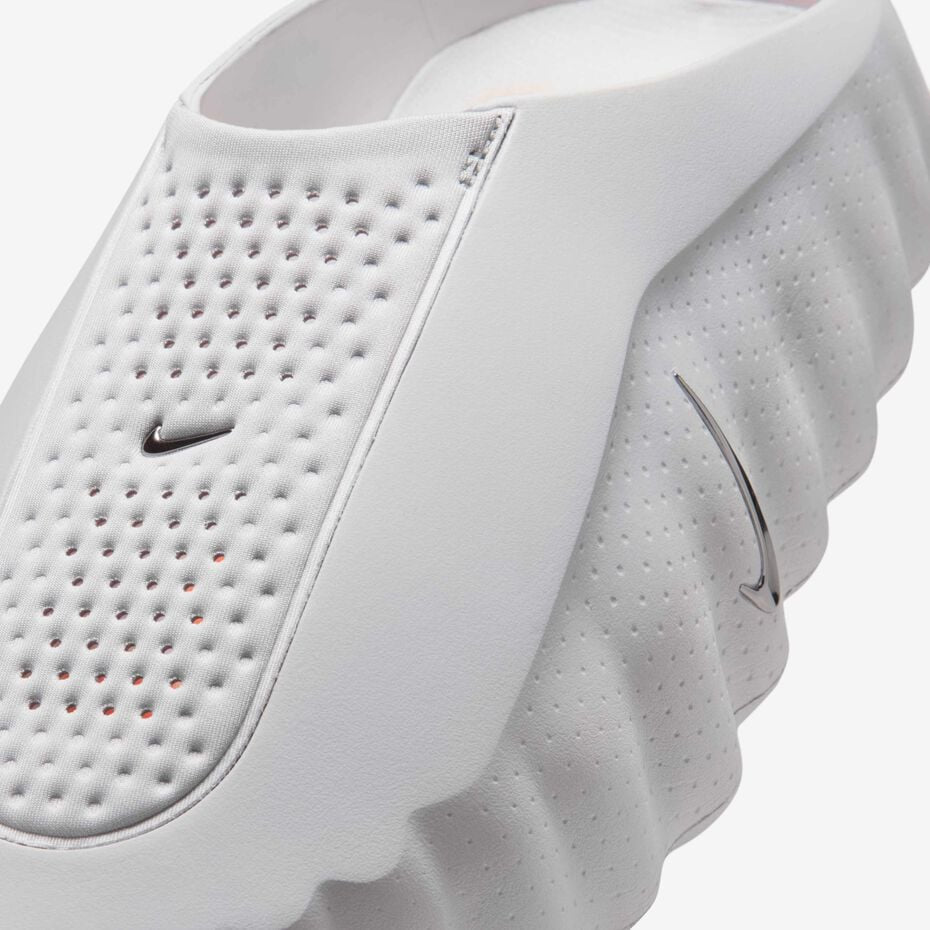 Nike Mind 001