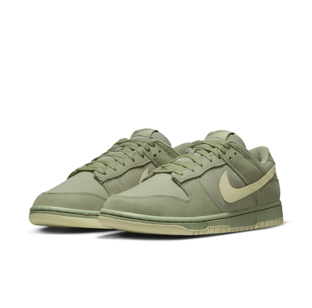 Nike Dunk Low
Oil Green and Olive Aura